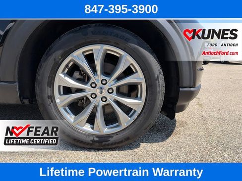 Certified 2023 Ford Explorer Limited AWD/4WD image 9