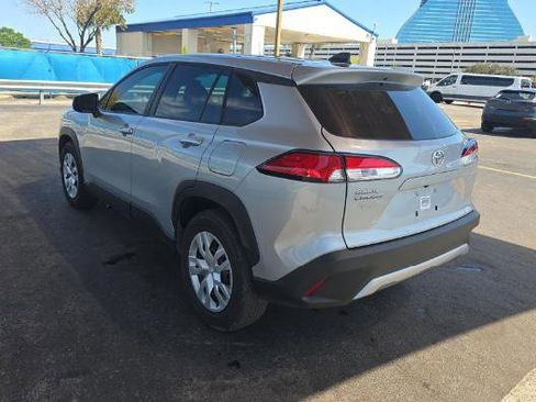 Used 2024 Toyota Corolla Cross L image 5