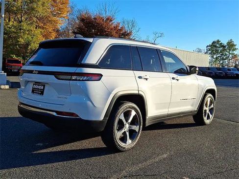 Certified 2023 Jeep Grand Cherokee Limited w/ Trailer Tow Prep Group (B) image 12