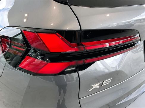 New 2026 BMW X5 xDrive40i w/ Executive Package AWD/4WD image 15