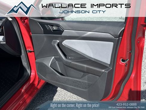 Used 2025 Volkswagen Jetta SE FWD image 36