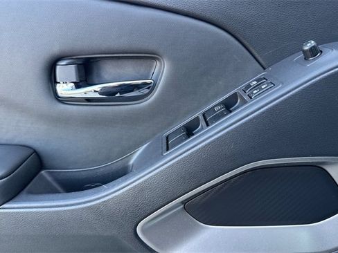 Used 2024 Nissan Frontier SV w/ SV Convenience Package image 11