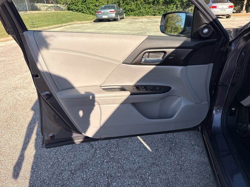 Used 2015 Honda Accord EX-L image 13