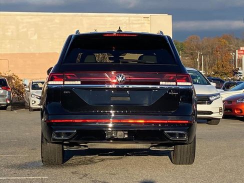 Used 2024 Volkswagen Atlas SEL Premium R-Line image 4