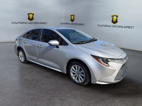 Used 2024 Toyota Corolla LE w/ LE Convenience Package FWD image 7
