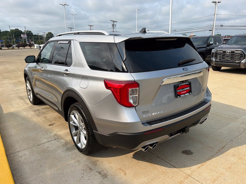 Used 2023 Ford Explorer Platinum w/ Technology Package AWD/4WD image 9