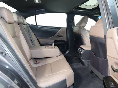 Used 2023 Lexus ES 350 w/ Accessory Package (Z2) image 13