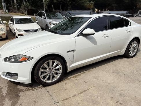 Used 2013 Jaguar XF RWD image 7