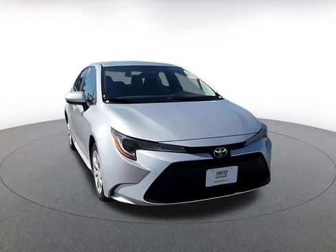 Used 2025 Toyota Corolla LE FWD image 3