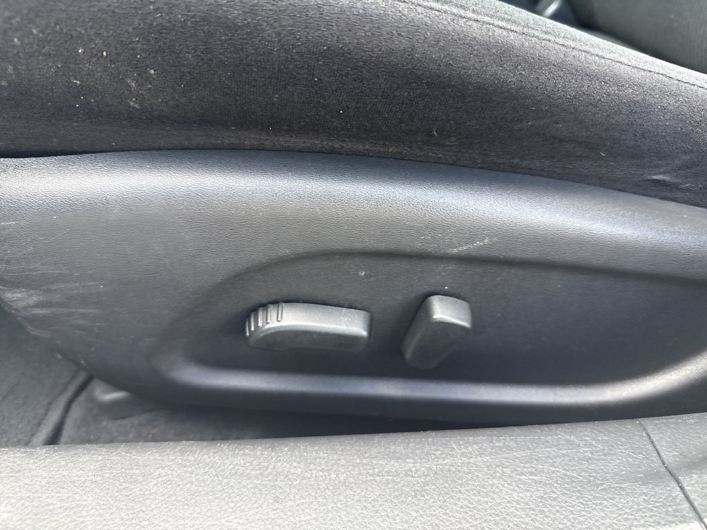 Used 2013 Nissan Altima 3.5 SV w/ Navigation Pkg FWD image 12