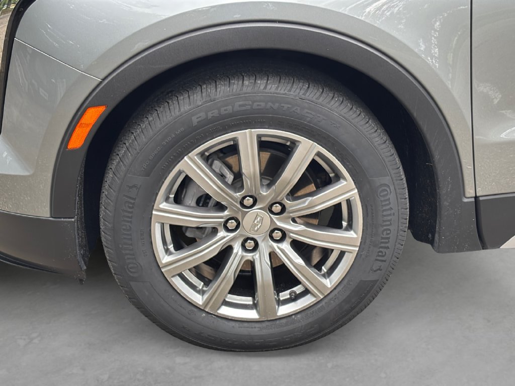 Certified 2023 Cadillac XT4 Premium Luxury FWD image 9