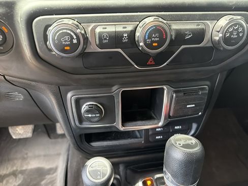 Used 2019 Jeep Wrangler Unlimited Sport AWD/4WD image 14
