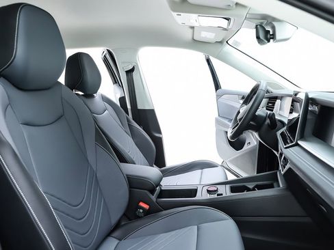 New 2026 Volkswagen Tiguan SE image 74