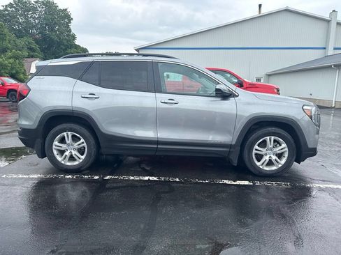 Used 2023 GMC Terrain SLE w/ Driver Convenience Package AWD/4WD image 3