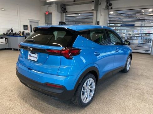 New 2027 Chevrolet Bolt LT w/ Comfort Package FWD image 5