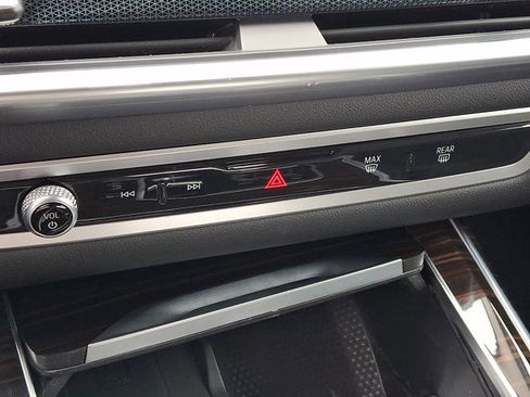 Certified 2023 BMW X7 xDrive40i w/ Premium Package image 19