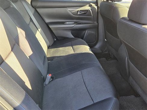 Used 2017 Nissan Altima 3.5 SR w/ Interior Lighting Package image 15