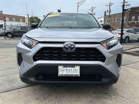 Used 2022 Toyota RAV4 LE AWD/4WD image 2