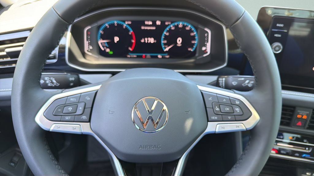 New 2026 Volkswagen Jetta SEL FWD image 9
