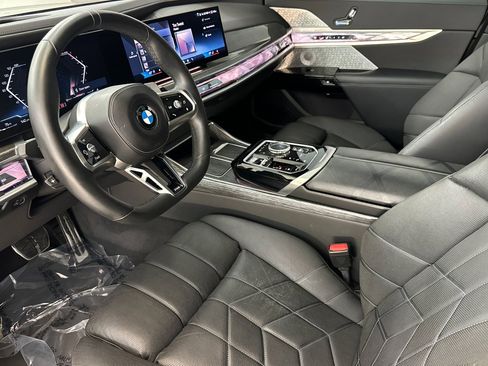 Certified 2023 BMW 760i xDrive w/ Executive Package AWD/4WD image 4