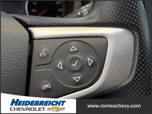 Used 2023 GMC Terrain SLE w/ Driver Convenience Package image 22