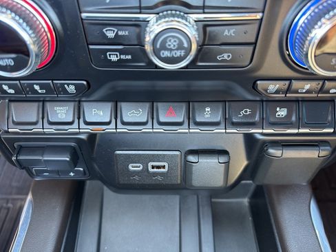 Used 2021 GMC Sierra 3500 SLT w/ SLT Preferred Package image 46