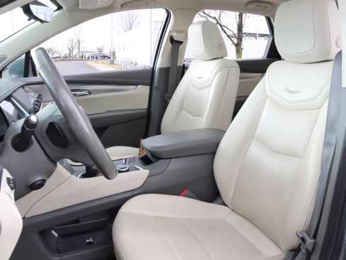 Used 2021 Cadillac XT5 Premium Luxury image 36