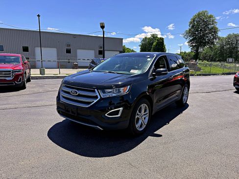 Used 2018 Ford Edge Titanium w/ Technology Package AWD/4WD image 5