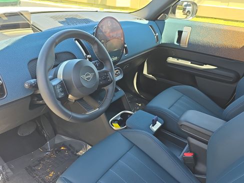 Used 2025 MINI Cooper Countryman S w/ Comfort Package Max image 20
