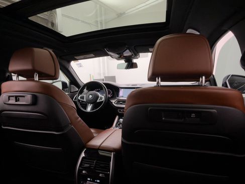 Used 2023 BMW X6 M50i w/ Executive Package image 3