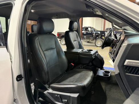Used 2017 Ford F350 Lariat w/ Chrome Package image 26