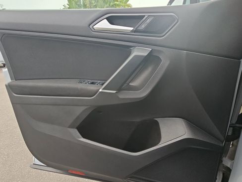 Used 2018 Volkswagen Tiguan S w/ Front Fog Lights Package image 33