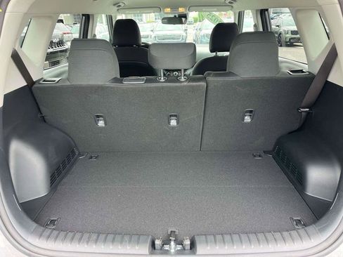 Used 2025 Kia Soul LX w/ LX Technology Package FWD image 7