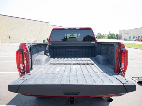 Used 2021 GMC Sierra 2500 AT4 w/ AT4 Preferred Package AWD/4WD image 16