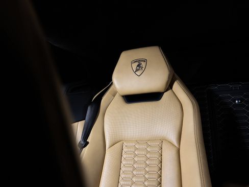 Used 2019 Lamborghini Urus AWD/4WD image 29