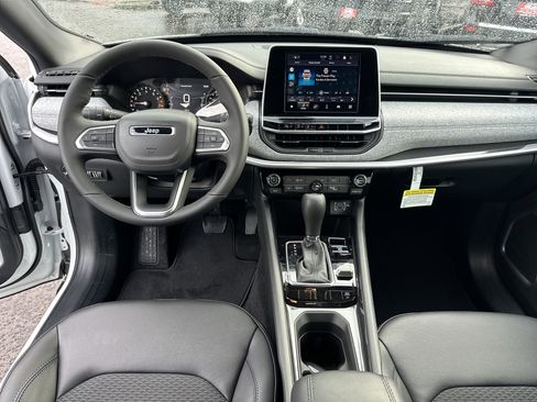 New 2026 Jeep Compass Latitude image 12