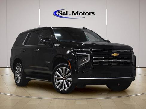 Used 2025 Chevrolet Tahoe High Country AWD/4WD image 7