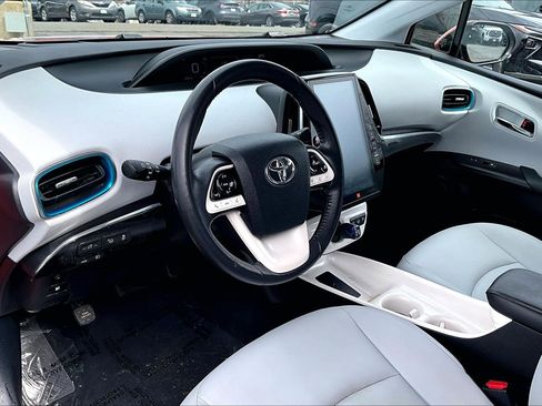 Used 2017 Toyota Prius Prime Advanced image 13