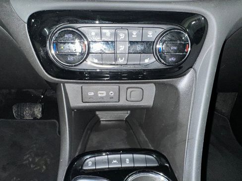 Certified 2023 Buick Encore GX Select image 14