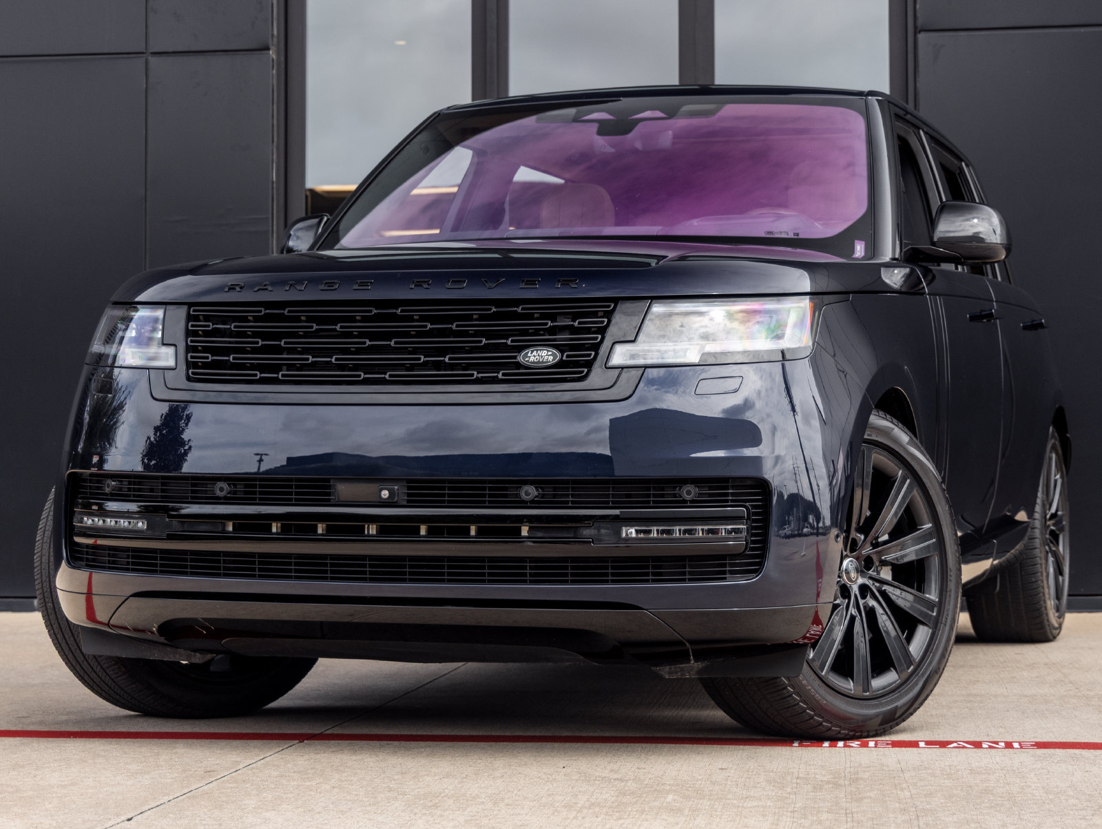 Used 2023 Land Rover Range Rover Long Wheelbase SE AWD/4WD image 1