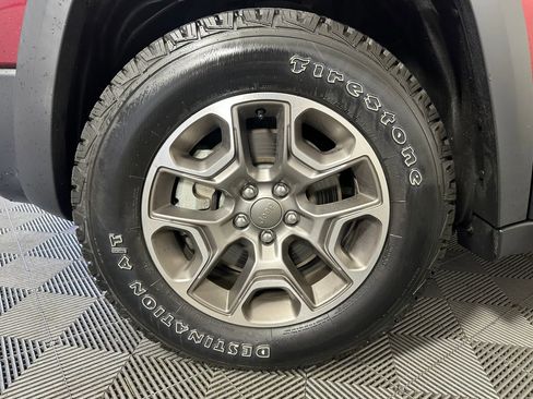 Used 2020 Jeep Cherokee Trailhawk w/ Comfort/Convenience Group image 15