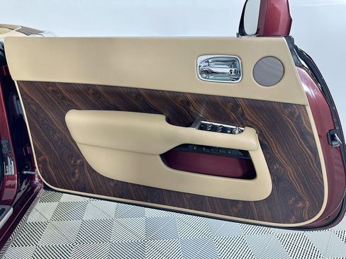 Certified 2017 Rolls-Royce Dawn RWD image 15