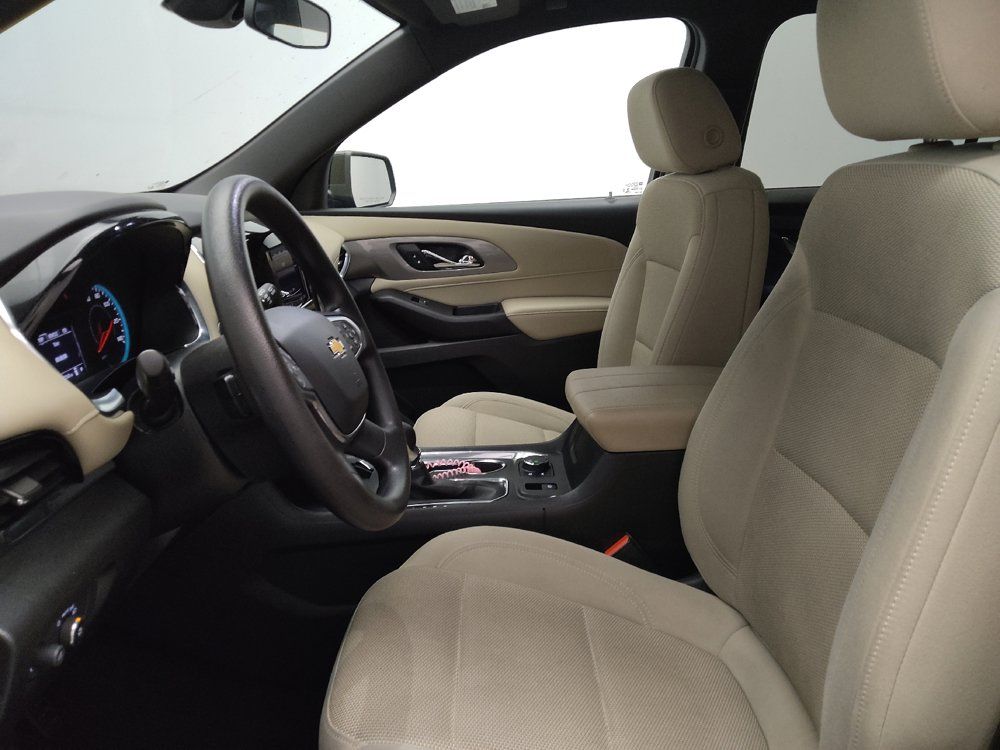 Used 2022 Chevrolet Traverse LS FWD image 17