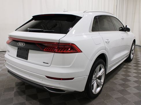 Used 2023 Audi Q8 Premium w/ Convenience Package AWD/4WD image 3