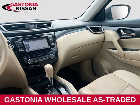 Used 2015 Nissan Rogue SL w/ SL Premium Package image 25