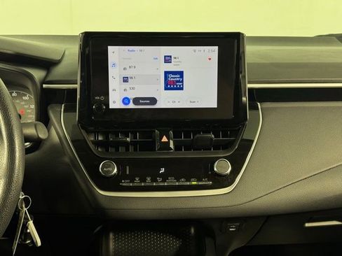 Used 2025 Toyota Corolla LE image 22