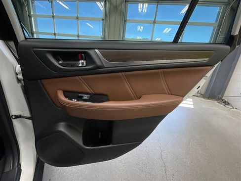 Used 2019 Subaru Outback 2.5i Touring w/ Popular Package #3A AWD/4WD image 23