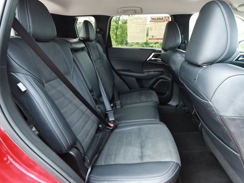 Used 2024 Mitsubishi Outlander SE FWD image 29