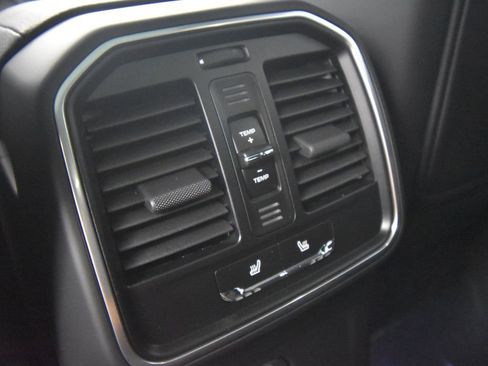 New 2025 Porsche Macan S image 37