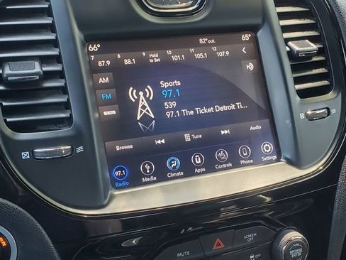 Used 2018 Chrysler 300 S RWD image 20
